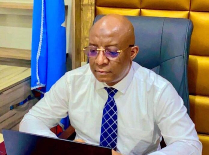 Friends say minister Daud Aweys is under threat by his deputy and offered his resignation.