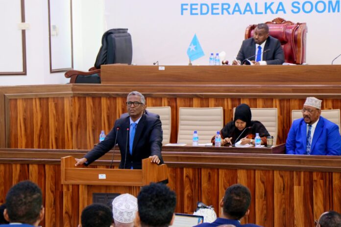 Somali Parliamentarians blocked a new motion seeking term extension for president Hassan Sheikh Mohamud's government and regional states.