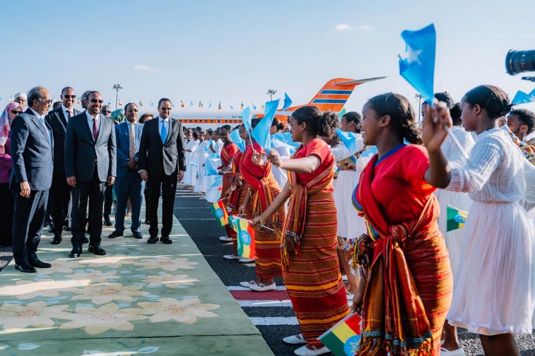 Somalia president Hassan Sheikh was welcomed by Ethiopian prime minister Abiy Ahmed during a visit to Addis Ababa on Saturday. | PHOTO/OFFICIAL.