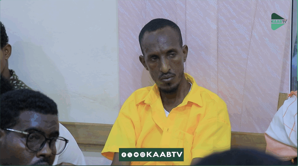 The Nugaal Regional Court in Garowe, has sentenced Abdikarim Ali Abdi to death after he was found guilty of the intentional killing of Mustafe Mohamed Nur, a young man who worked as a car washer. | PHOTO/KAAB TV.