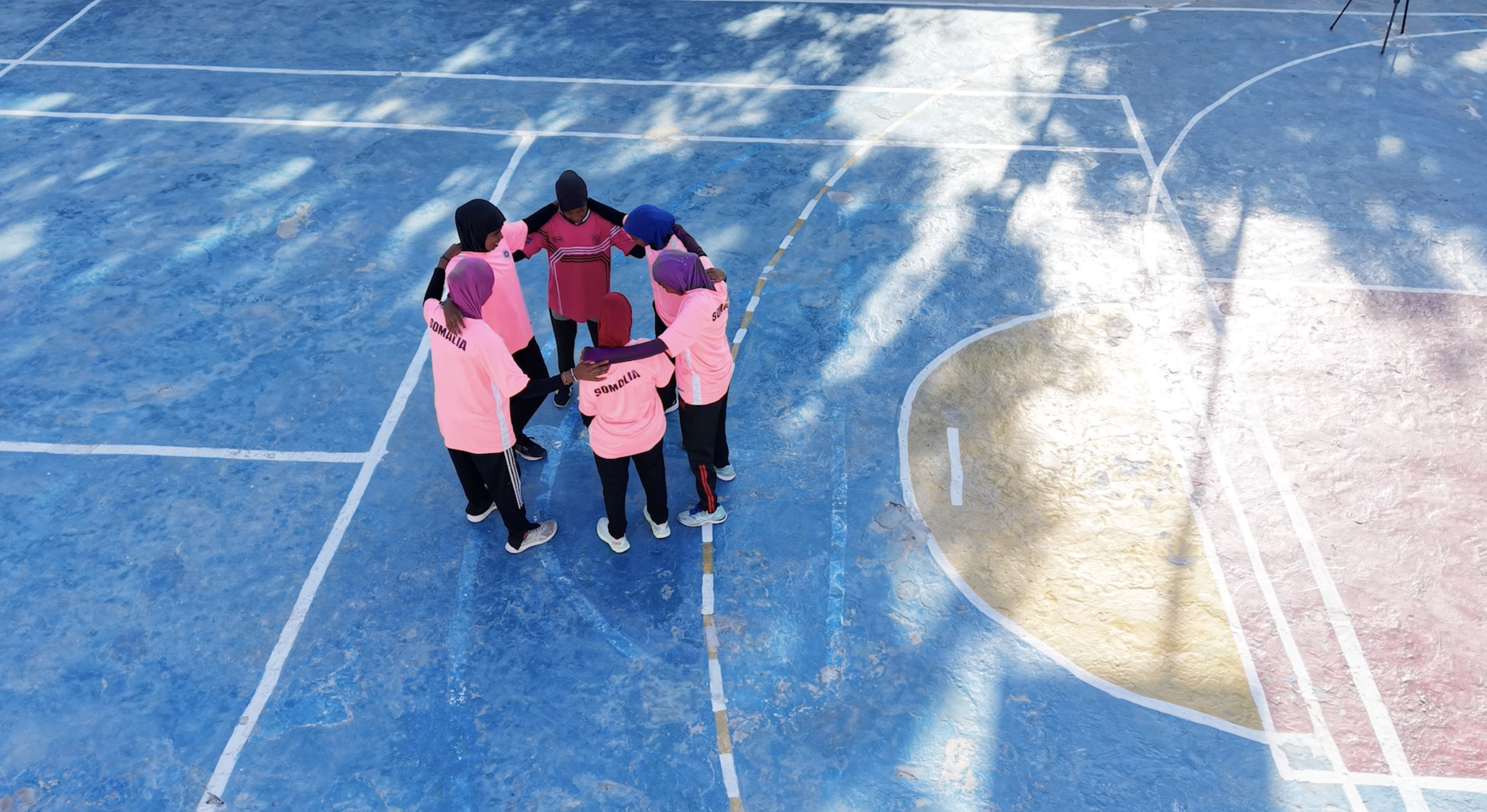 In Somalia, women in sports is neither ordinary nor simple. Female athletes face societal pressure, extremist threats, and severe underfunding. In Somalia, women in sports is neither ordinary nor simple. Female athletes face societal pressure, extremist threats, and severe underfunding.