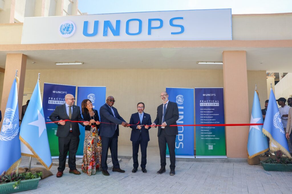 Despite the threats, UNOPS is pressing ahead with vital programs. Among them is the construction of Somalia’s first fully functional national blood bank—a milestone in the country’s efforts to improve healthcare services.