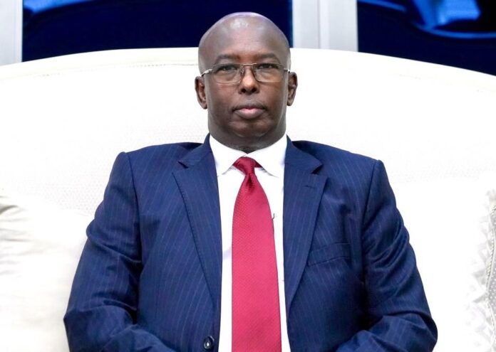 Egyptian immigration authorities briefly detained the Mayor of Mogadishu, Mohamed Ahmed Amir.