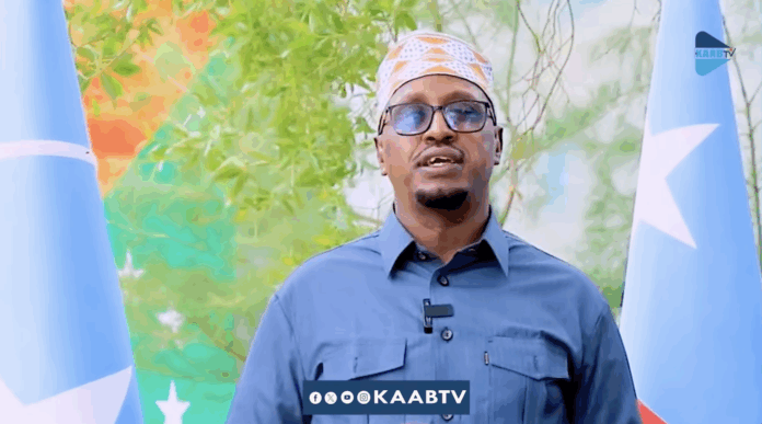South West Information Minister Mohamed Ibrahim Bilal claimed that an armed faction is being secretly organized in Mogadishu.