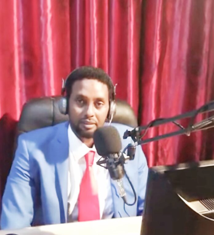 Journalist and director of Radio Wanlaweyn FM, Ismail Khalif Ahmed.
