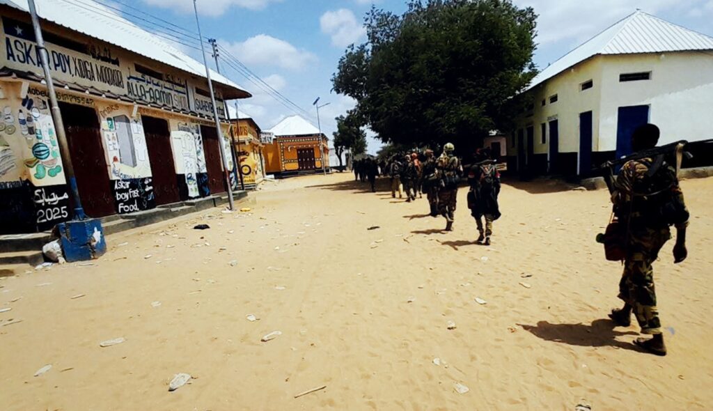 Al-Shabab militants have retaken control of Moqokori, a town in Somalia’s Hiiraan region.
