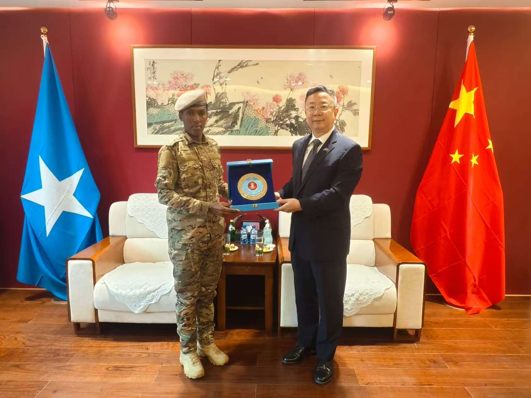 The Chinese Ambassador to Mogadishu, Wang Yu, has also held meetings with members of the Federal Government of Somalia’s security forces based in Mogadishu.