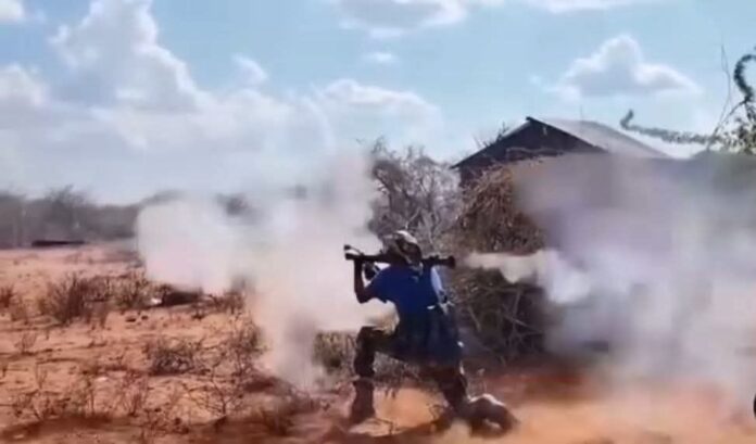 Local Macawisley militia fighters, who had been present in the Birta Mudan area in Hiiraan, reportedly withdrew before the group advanced.