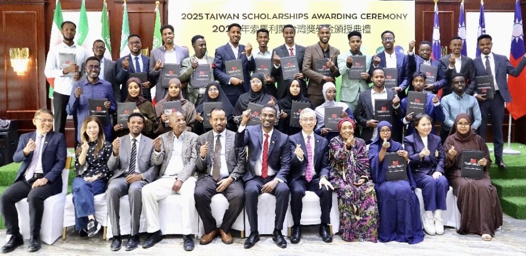 The scholarships are granted to young Somaliland students seeking to pursue higher education in Taiwan after completing their studies at local universities.