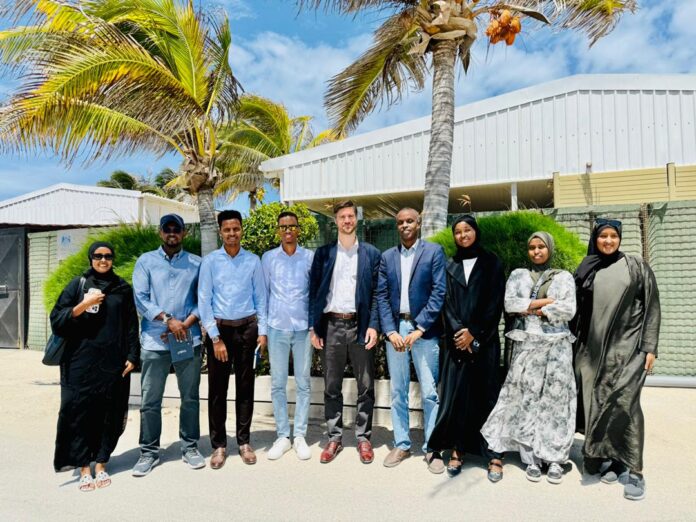 SJS representatives and members of the Mogadishu media community had the opportunity to engage with Ambassador Charles King, who recently assumed his role as the new UK Ambassador to Somalia. | PHOTO/Courtesy/SJS.