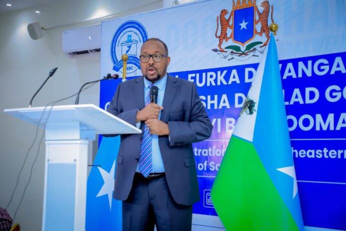The President of North East Somalia, Abdukadir Ahmed Aw-Ali (Firdhiye), has today launched voter registration in Laascaanood