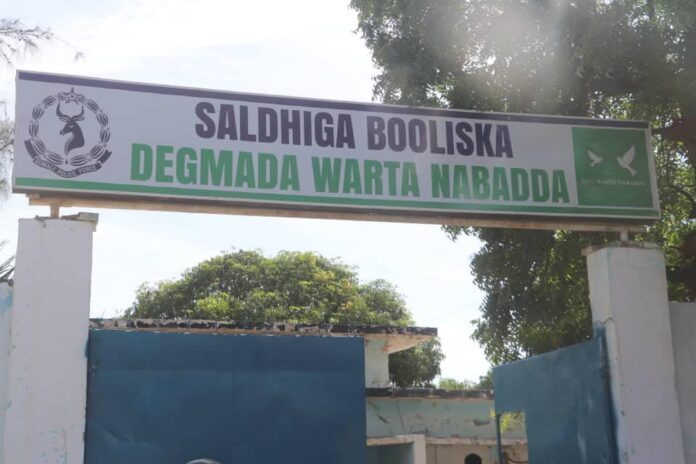 The clash, sparked by viral footage of police assaulting two elderly civilians during forced evictions in nearby neighborhoods.