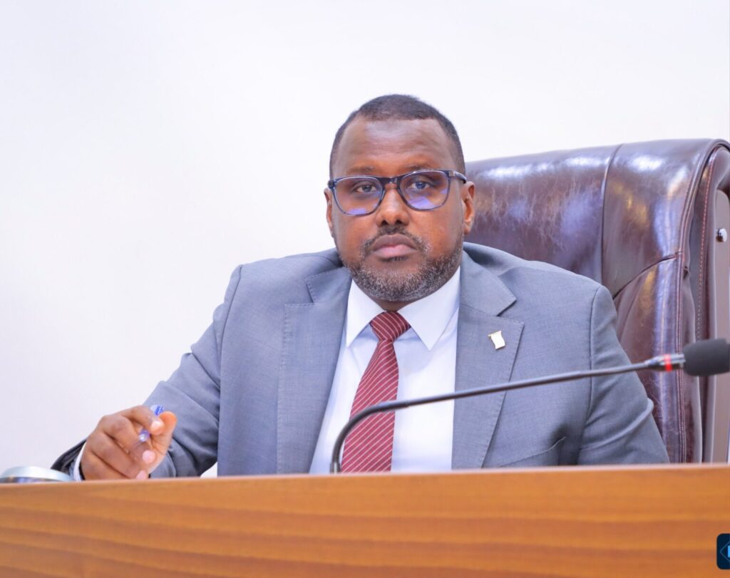 The Second Deputy Speaker of Somalia’s 11th Federal Parliament, Abdullahi Omar Abshirow, announced that from now on, Members of Parliament will no longer be excused for being absent without permission