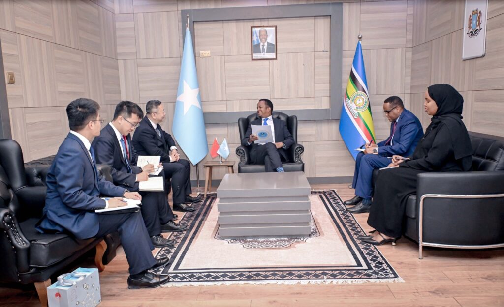 Somalia’s Minister of Foreign Affairs and International Cooperation, Abdisalam Abdi Ali, conducted separate meetings with the Ambassadors of Türkiye and China in Mogadishu