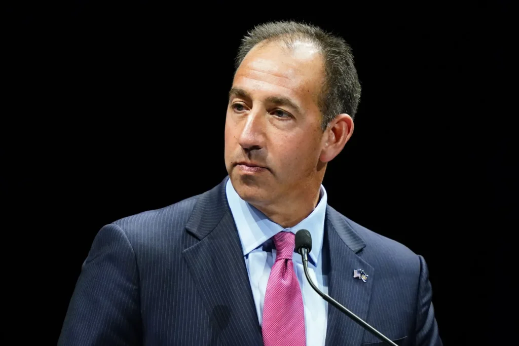 The United States government has, for the first time, disclosed painful figures showing that 8,000 soldiers from the African Union forces have been killed or wounded during the 18-year conflict in Somalia