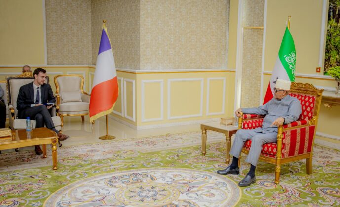 The President of Somaliland, Abdirahman Mohamed Abdillahi Irro on Sunday held an important diplomatic meeting at the Presidential Palace with the Deputy Ambassador of France to Kenya, Romain Joly.