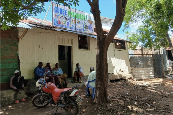 The Al-Shabaab group, which is fighting to topple the federal government in Mogadishu, has also expanded into the outskirts of Afgooye and the fringes of Mogadishu.