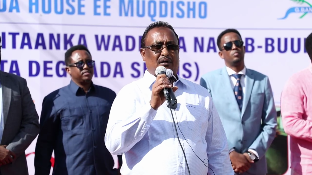 The Governor of Banadir Region and Mayor of Mogadishu, who officially inaugurated the rehabilitated Nasiib Bridge Road in Shibis District