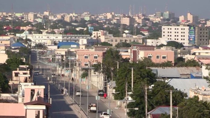 A clash between soldiers of the federal government forces occurred today in the Kaawo Godeey neighborhood of Wadajir district in Mogadishu.