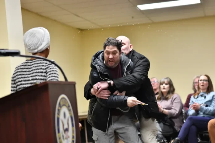 U.S. Police Arrest Man Who Attacked Congresswoman Ilhan Omar