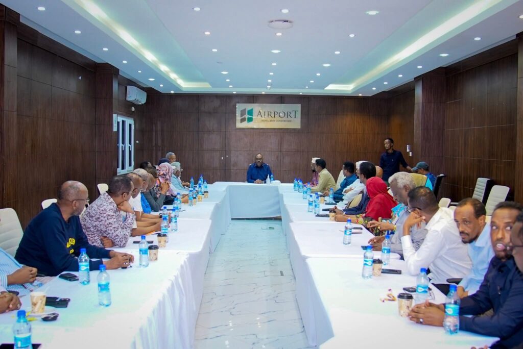 Deni Holds Meeting with Puntland’s Federal Parliament Representatives