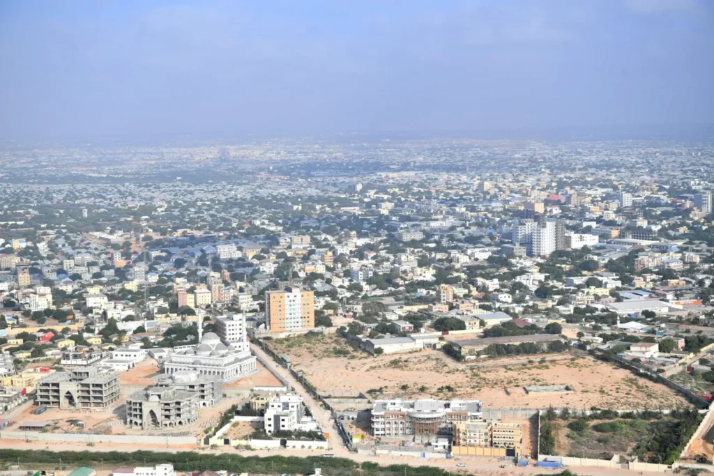 Federal Government Leaders and Opposition Figures Hold Separate Meetings in Mogadishu