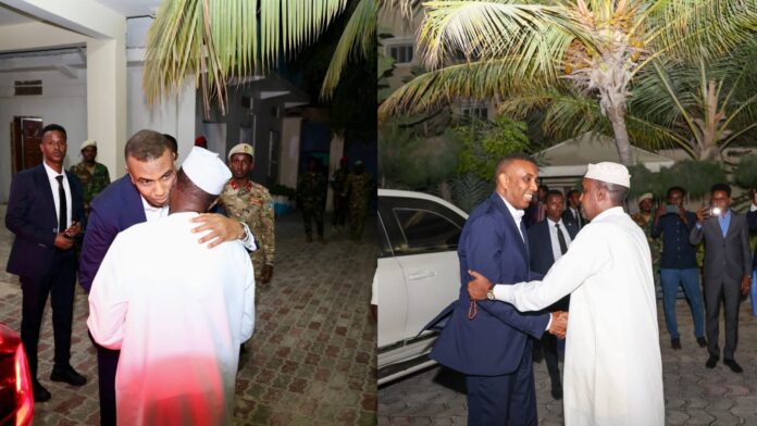 PM Hamse Holds High-Level Talks with Sheikh Shariif and Rooble