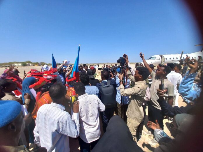 Local Journalists seen at the Baidoa airport on Thursday 2 April 2026. | PHOTO/Courtesy.