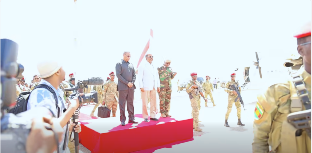 Somalia’s President, Hassan Sheikh Mohamud, narrowly escaped a rocket attack by Al-Shabaab at Baidoa’s Shaati Gaduud Airport on Friday afternoon.