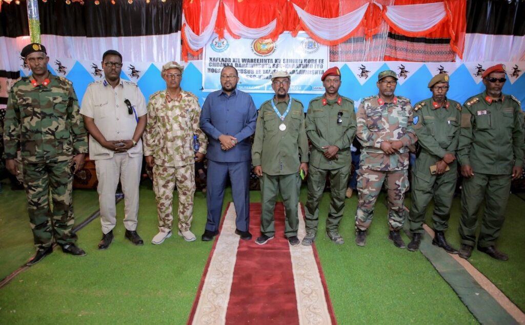 SSC Khaatumo leader with the heads of the new SSC Khaatumo defence force.